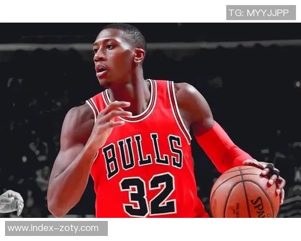 太阳队续约瑞安邓恩第三年球队选项上季场均69分36篮板表现稳定 太阳队续约瑞安邓恩第三年球队选项上季场均69分36篮板表现稳定