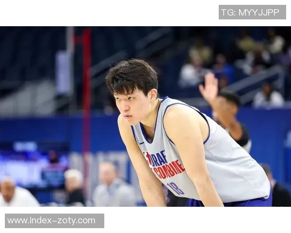 杨瀚森在比赛中表现出色需加强防守与无球跑动提升实力 杨瀚森在比赛中表现出色需加强防守与无球跑动提升实力