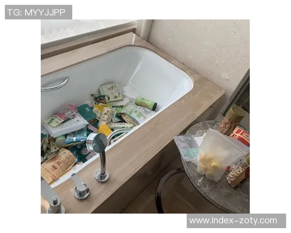 女主持调侃按摩浴缸情趣皮尔斯幽默回应家中无此奢侈品 女主持调侃按摩浴缸情趣皮尔斯幽默回应家中无此奢侈品