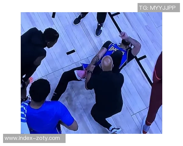 芬奇透露麦克丹尼尔斯脚踝伤势恢复良好今日参与部分训练状态良好 芬奇透露麦克丹尼尔斯脚踝伤势恢复良好今日参与部分训练状态良好