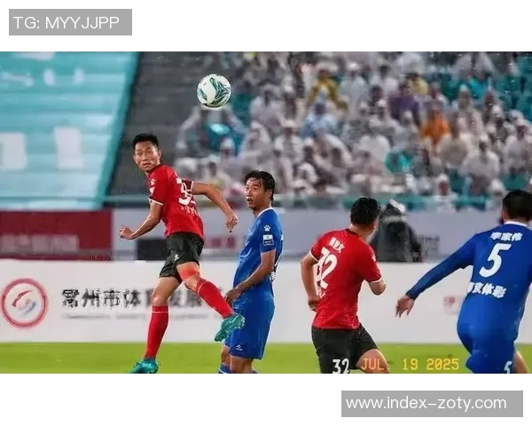 南通队禁区外惊艳凌空抽射中框金成民倒勾补射精彩破门 南通队禁区外惊艳凌空抽射中框金成民倒勾补射精彩破门