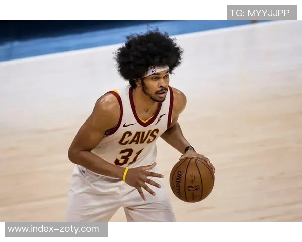 南斯表现起伏10投仅中2罚球稳健贡献11分并抢下5个前板与3次抢断 南斯表现起伏10投仅中2罚球稳健贡献11分并抢下5个前板与3次抢断