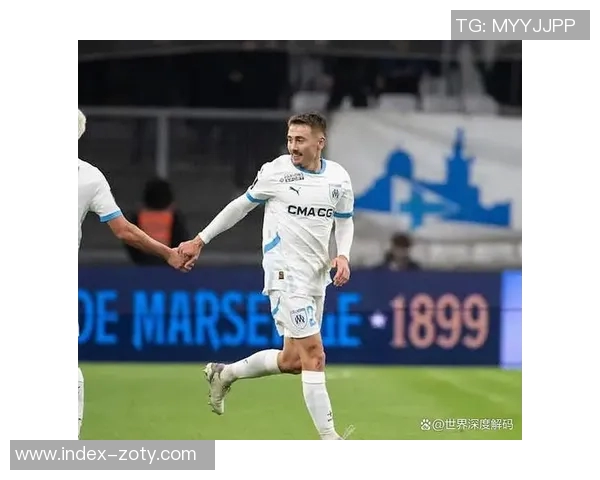 克里斯蒂称赞球队先发实力替补阵容深度或为联盟顶尖水平 克里斯蒂称赞球队先发实力替补阵容深度或为联盟顶尖水平