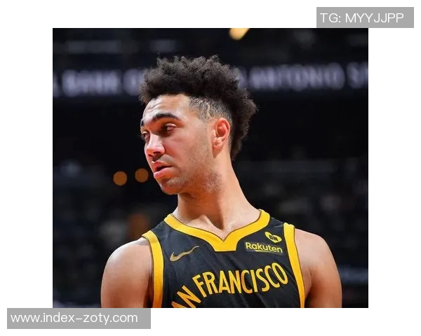 凯尔登半场表现出色6投4中贡献11分5篮板1助攻正负值高达16 凯尔登半场表现出色6投4中贡献11分5篮板1助攻正负值高达16