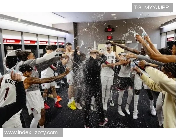 斯帅初期执教风格趋于稳健小杨在场上获得机会或将受限 斯帅初期执教风格趋于稳健小杨在场上获得机会或将受限