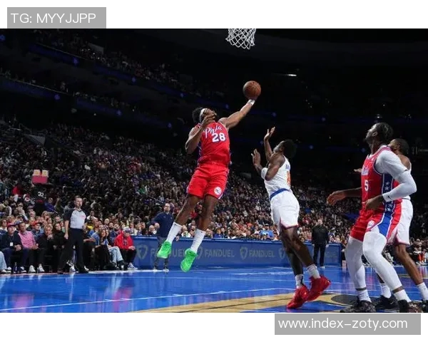 季前赛首战尼克斯半场领先76人10分马克西与唐斯表现抢眼 季前赛首战尼克斯半场领先76人10分马克西与唐斯表现抢眼