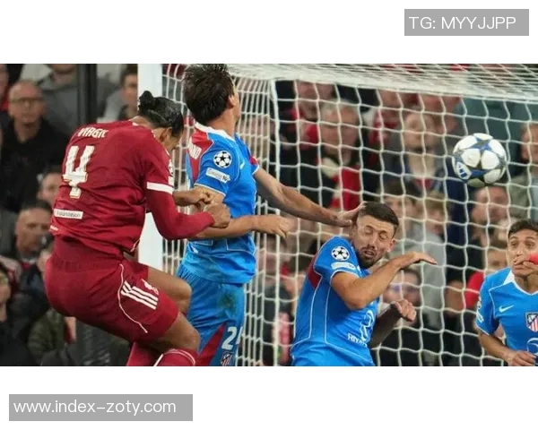 多家英超德甲球队争夺20岁奥格斯堡中场新星科穆尔