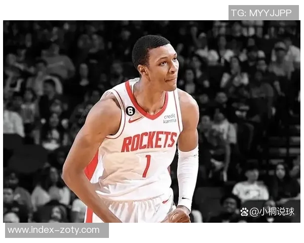 探花埃奇库姆表现尚可9投3中三分球命中1个贡献10分1篮板2助攻1盖帽