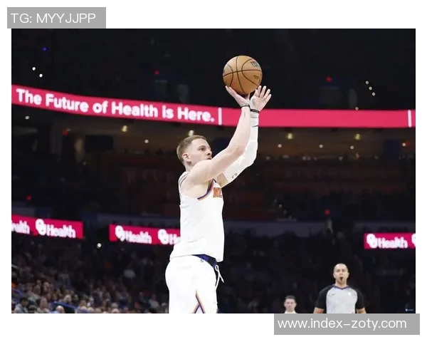 迪文岑佐表现稳定8投4中三分球命中率高效贡献13分4助攻2抢断 迪文岑佐表现稳定8投4中三分球命中率高效贡献13分4助攻2抢断