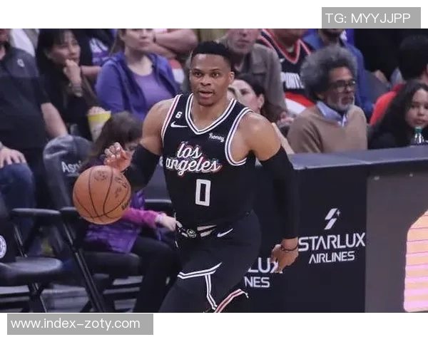 罗林斯进攻端显著提升投射水平逐渐稳定引关注